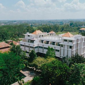Taman Prakerti Bhuana Hotel